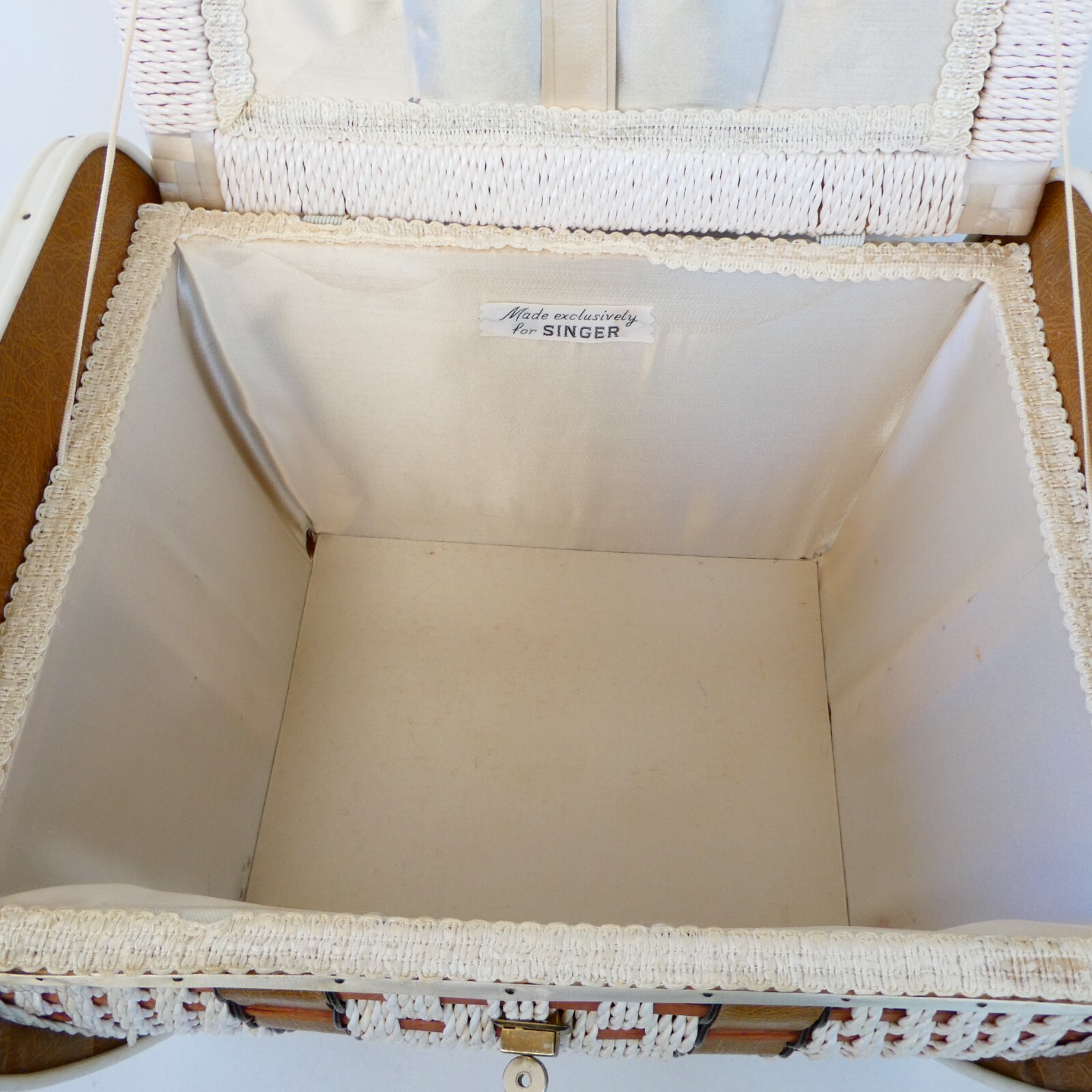 Singer Wicker Sewing Box Wood Plastic Tray Brown White Vintage Japan MCM