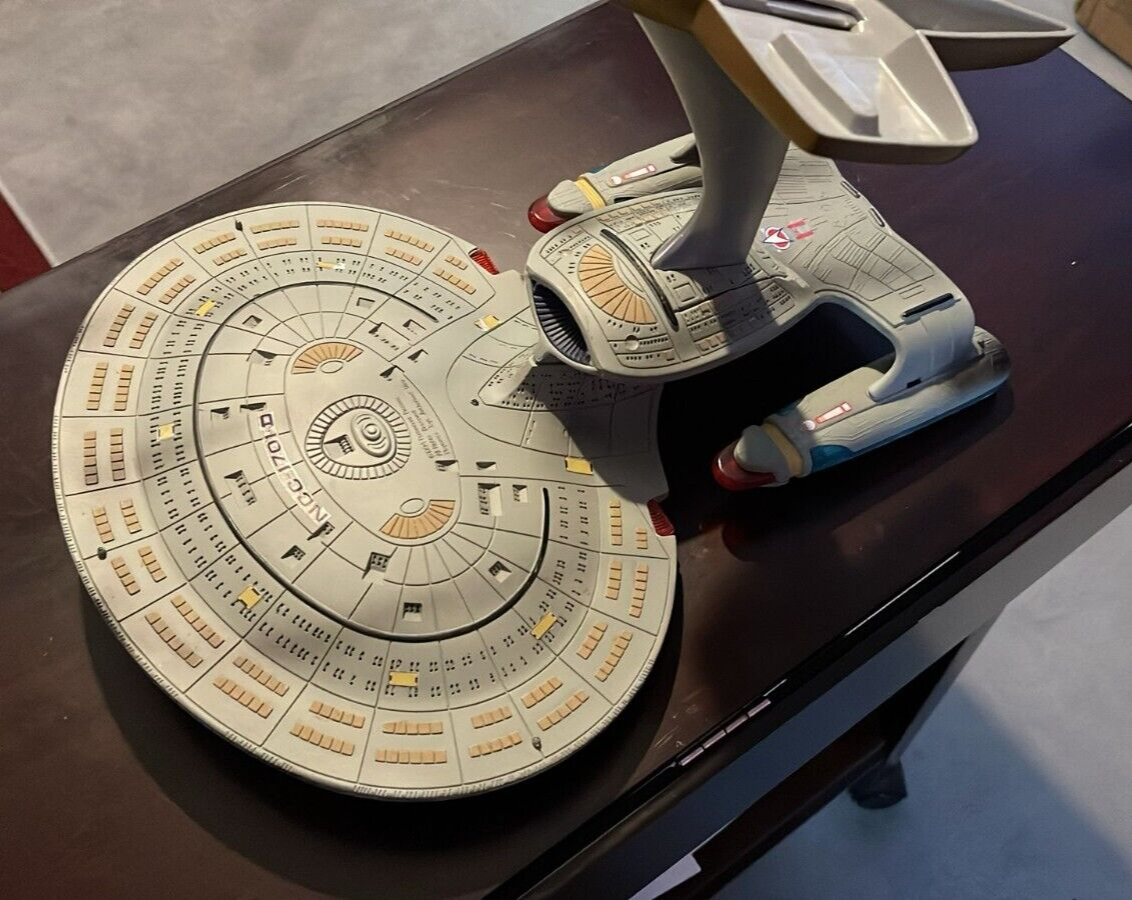 Star Trek Playmates D battle damaged model kit built and lit with power supply eBay