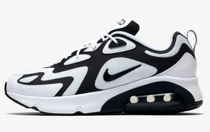 black nike trainers size 10