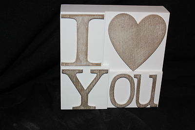 HOLZBLOCK PLAKETTE, MIT HERZDEKOR UND GEWASCHENEN HOLZWORTEN ''ICH LIEBE DICH''