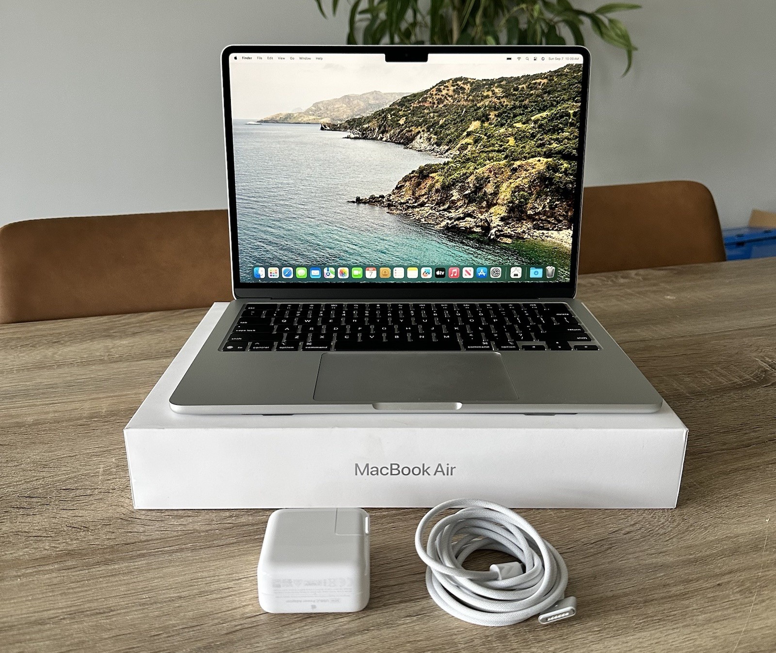 2025最新MacBookAir 13インチ (M4) 512GB/値引きなし 2025最新MacBookAir 13インチ (M4) 512GB/値引きなし Amazon.com