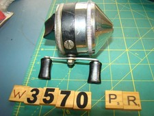 W3570 PR DURABLE ZEBCO 33 with METAL FOOT MADE IN USA SPINCAST FISHING REEL