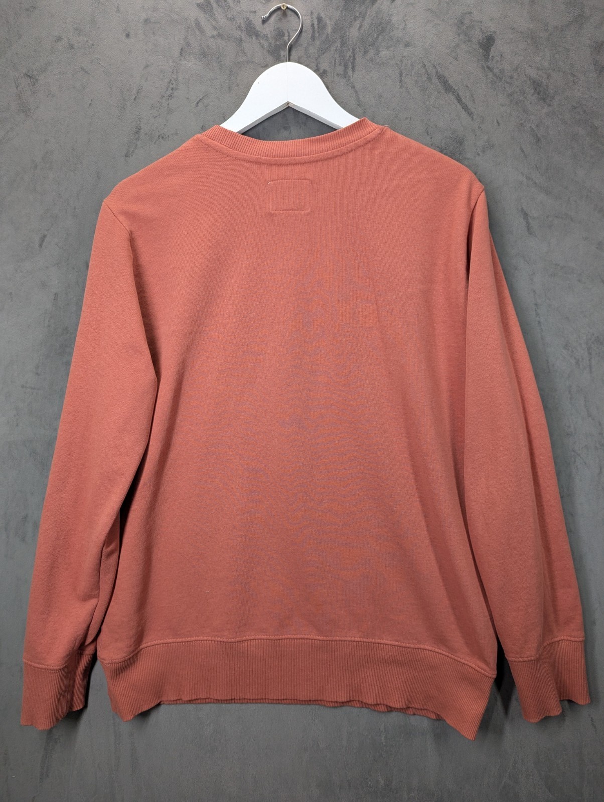 Wrangler Lightweight Sweatshirt Size Medium Gold Logo Salmon Pink Cotton Mix image 4