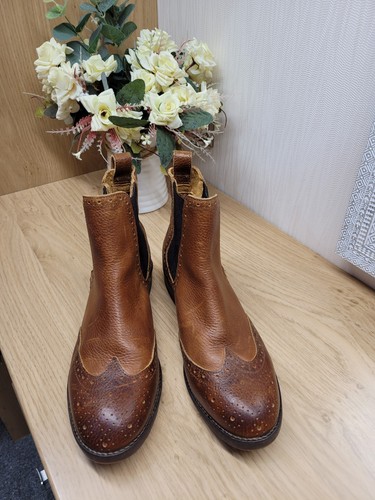 EUC Womens Brown Fatface Brogue Leather Chelsea Ankle Boots size 7 EU 41 - Picture 1 of 18