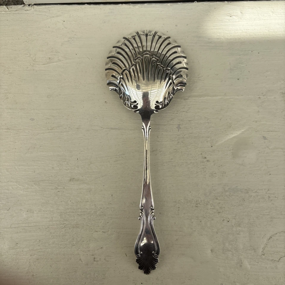 Raphael by Rogers & Hamilton Plate Silverplate Berry Spoon w/Shell Bowl 8 1/2" - Image 2 of 4