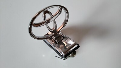 1998-2007 Toyota Land Cruiser OEM Replacement Hood Emblem J100
