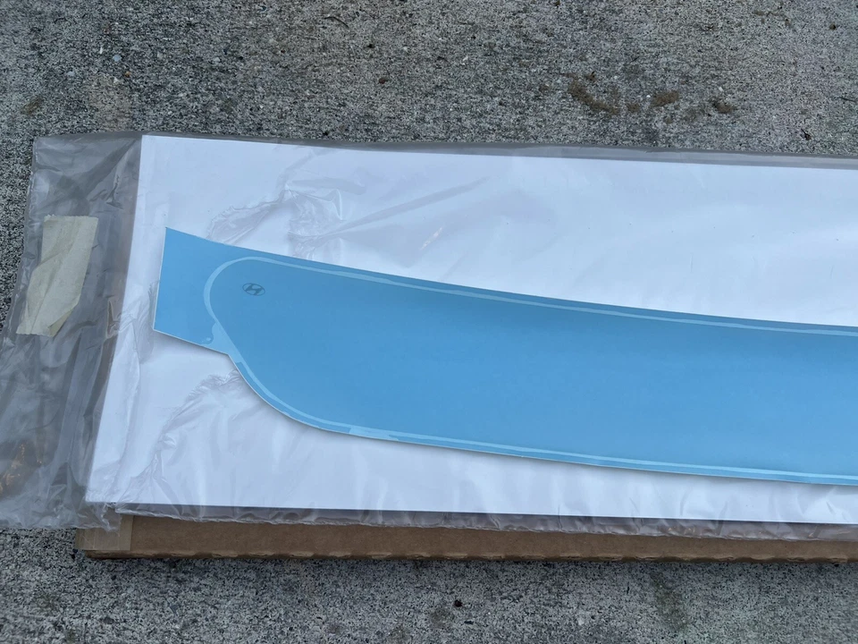 Aplique de parachoques trasero genuino OEM nuevo para modelos Hyundai Sonata 2018-2019 Foto 2 de 4