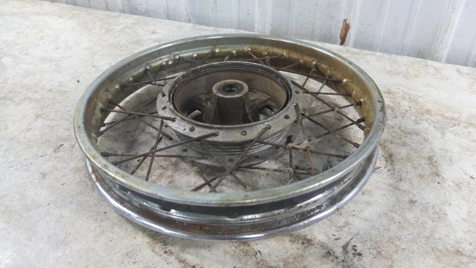 Llanta trasera 69 Yamaha YDS6 Y DS6 250 Foto 2 de 4