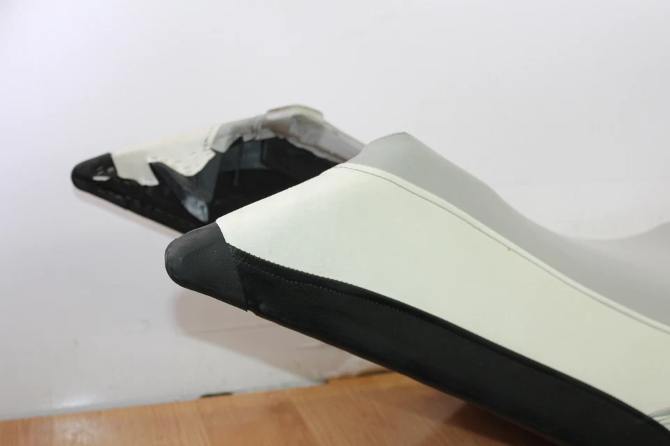 Sea-Doo GTI 2007 4TEC SE asiento con cubierta punta negra Foto 2 de 4