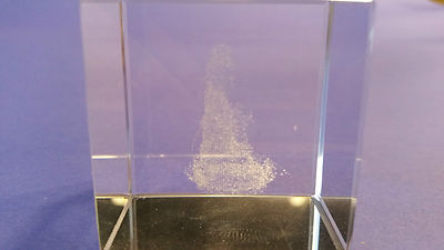 Kristallwürfel Glaswürfel Crystal mit Hologram Laser 3D Figur Buddha