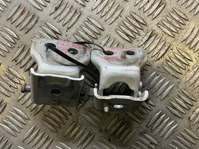 PEUGEOT PARTNER CITROEN BERLINGO B9 Front Right Door Hinge Pair O/S 15-18 OEM