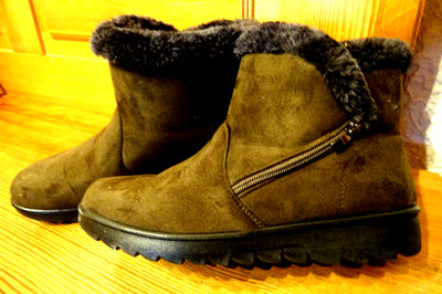 Warme Winterboots Gr. 39  Webpelzfutter Seitenreißverschluss dunkelbraun neu