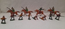 Lot Quiralu plomb creux Indien cheval et Cow Boy jouet soldat ancien