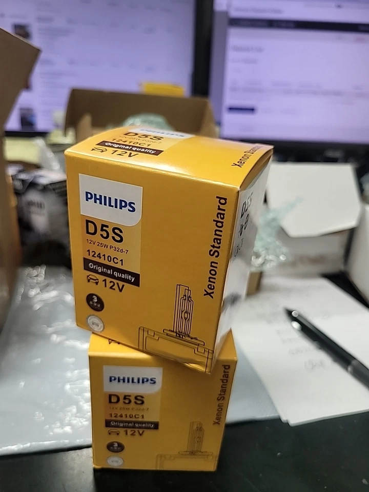 1 Philips headlight bulb 12410C1   D5S 8w0941235 Audi Mercedes / 9285 410 171 - Image 1 of 4