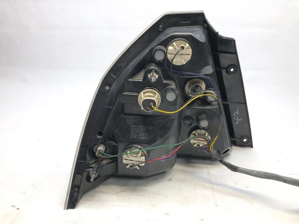 2007 - 2008 Chevrolet Aveo *Sedan Only* RH Passenger Tail Light Assy ID 96650772 - Image 4 of 4