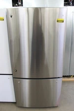 GE GDE25EYKFS 33" Stainless Bottom-Freezer Refrigerator NOB #156807