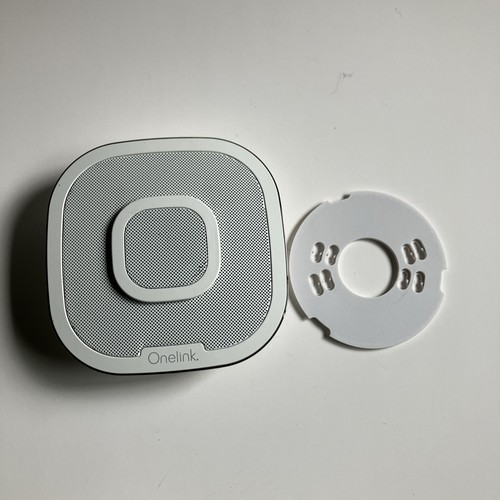 First Alert Onelink Smart Alarm Co and Smoke Detector with Alexa Speaker 1031902