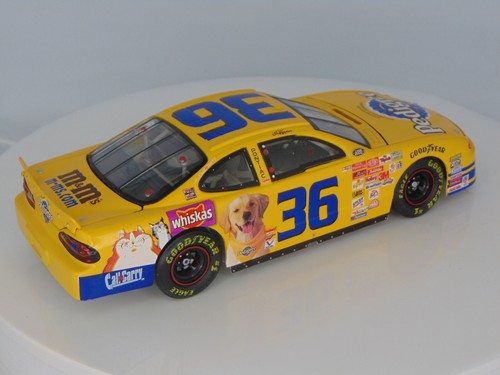 REVELL 2000 KEN SCHRADER #36 PONTIAC GRAND PRIX M&M's PEDIGREE NASCAR 1:24 - Picture 2 of 9