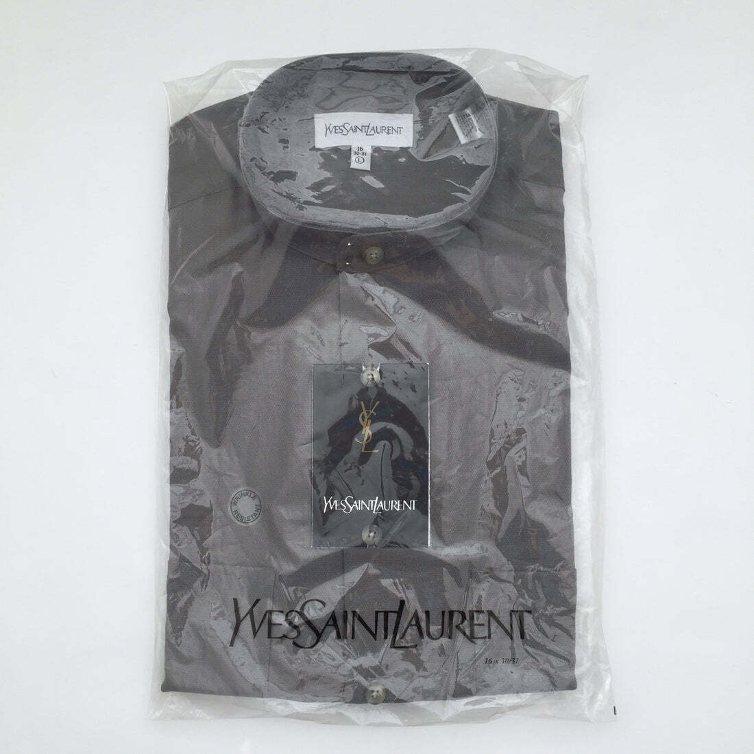 Abito camicia Yves Saint Laurent YSL vintage con bottoni colletto a fascia 16 grigio nuovo con etichette