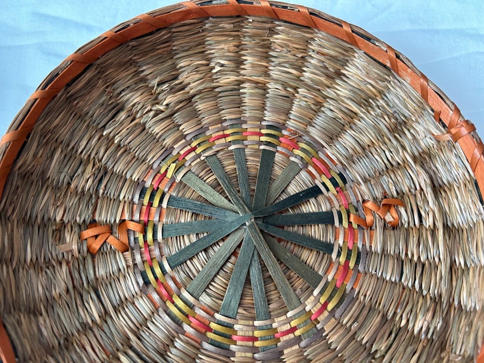 Vintage Native American Passamaquoddy Sweetgrass Sewing Basket w/Cover