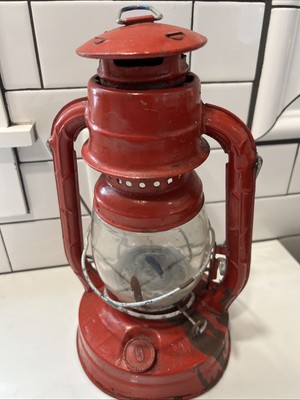 VINTAGE RED LITTLE WIZARD N.Y. USA LANTERN W/ DIETZ CLEAR GLOBE