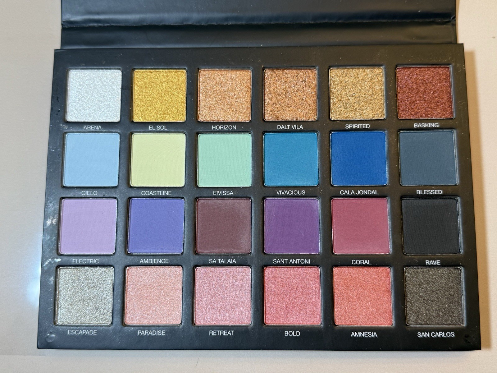 Klara Cosmetics 24 Eyeshadow Palette - IBIZA
