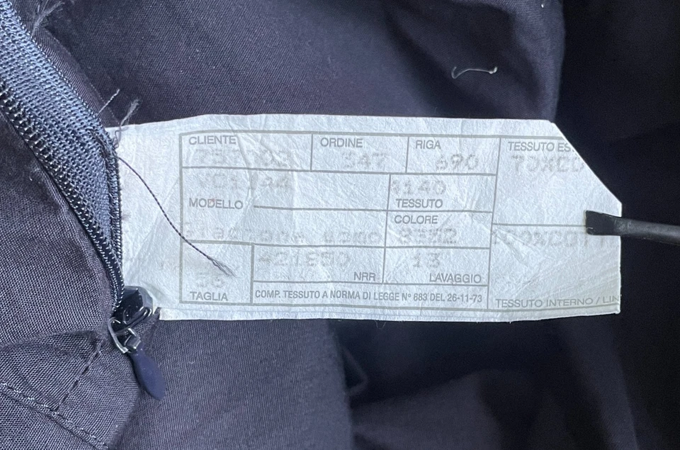 EMPORIO ARMANI Vintage Wind Breaker Jacket Dry Cean Only Made in Italy - Image 4 of 4