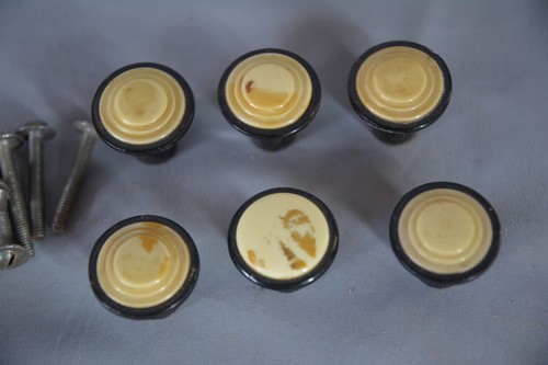 NICE SET 6 ANTIQUE ART DECO PLASTIC 1930 DRESSER KNOBS BLACK WHITE W SCREWS (V3) - Picture 1 of 7