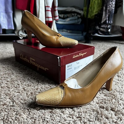 Salvatore Ferragamo Snakeskin Leather Pointy Toe Pump Heels  display picture 1