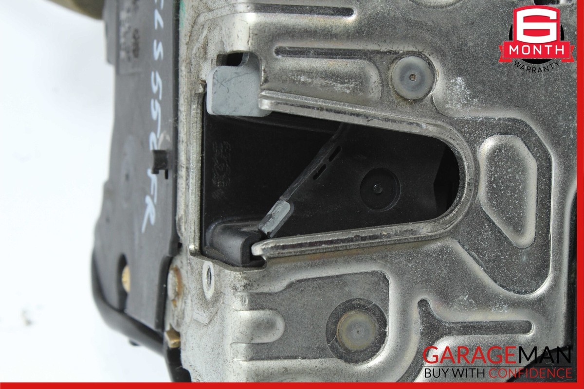 06-11 Mercedes W219 CLS550 Front Right Passenger Door Lock Latch