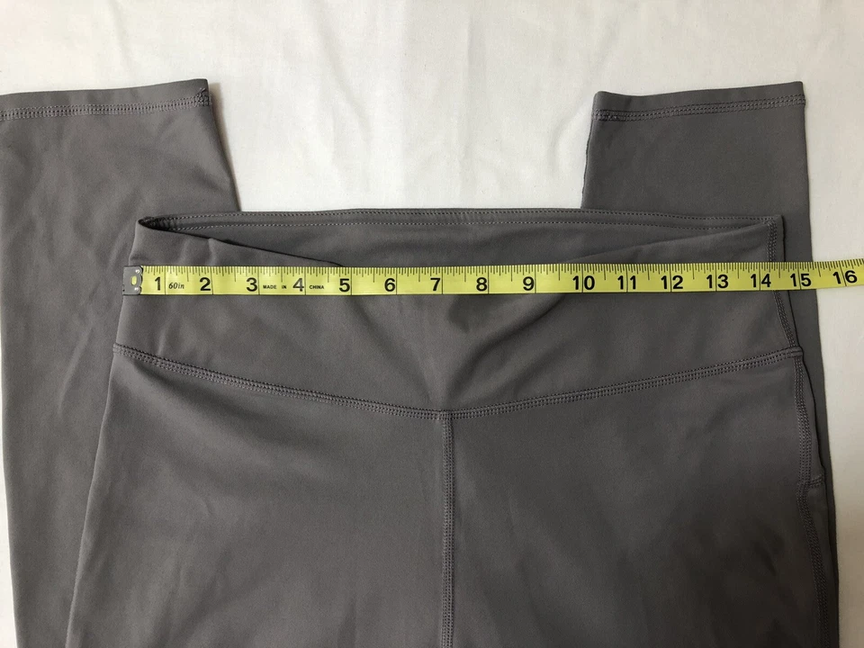 NWT - FABLETICS Women's 'DHYANA CAPRI' Black POWERFORM CAPRI   - Medium - Image 4 of 4