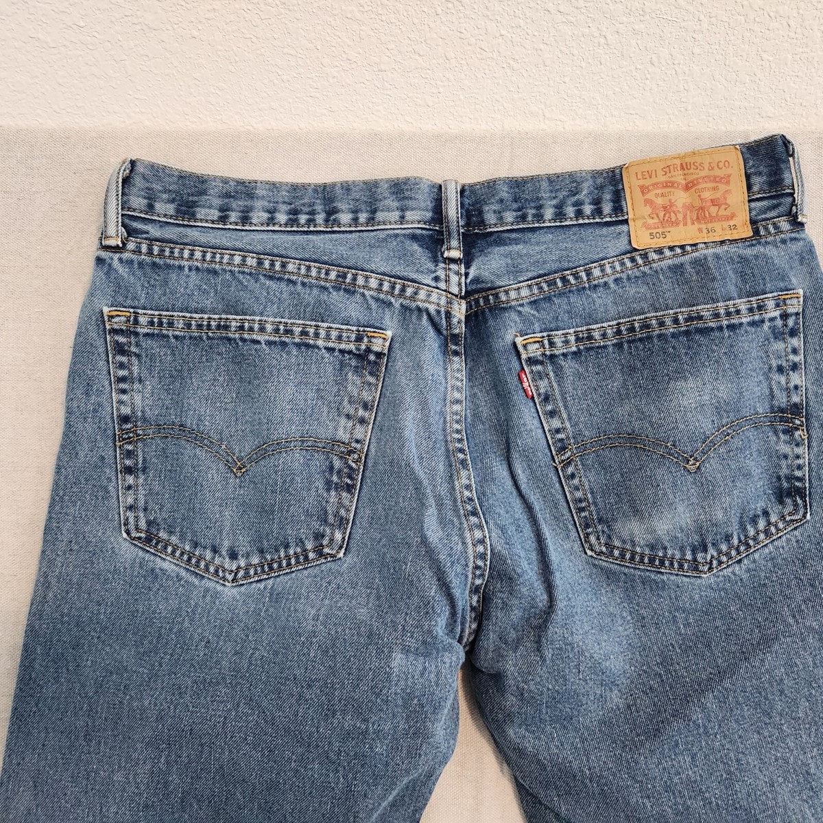 A386 【Levi's505】デニムジーンズ【32インチ】 LEVIS Mens 38X32 Jeans 505 Straight Leg Dark Wash Denim