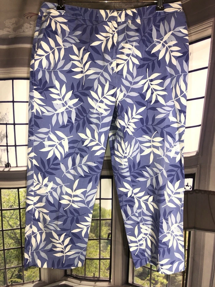EP Pro 12 Golf Womens Fern Print Stretch Capri Pants Periwinkle White 🧡 Foto 2 de 4