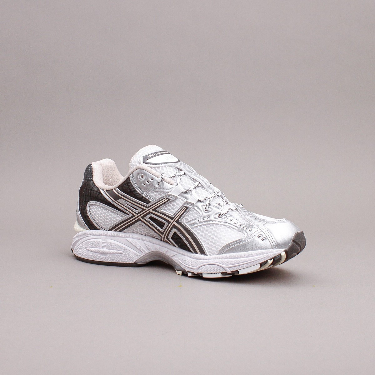 ★ASICS★Gel-Nimbus 10.1 White Obsidian Grey★大人気★ GEL-NIMBUS 10.1 | Unisex | White/Obsidian Grey | Sportstyle