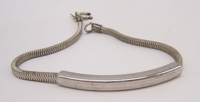 VTG CROWN TRIFARI SILVER TONE ID STYLE BRACELET 7 1/4 