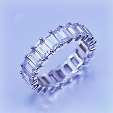 Size 7.5, vintage Sterling 925 silver ring, Cz around band