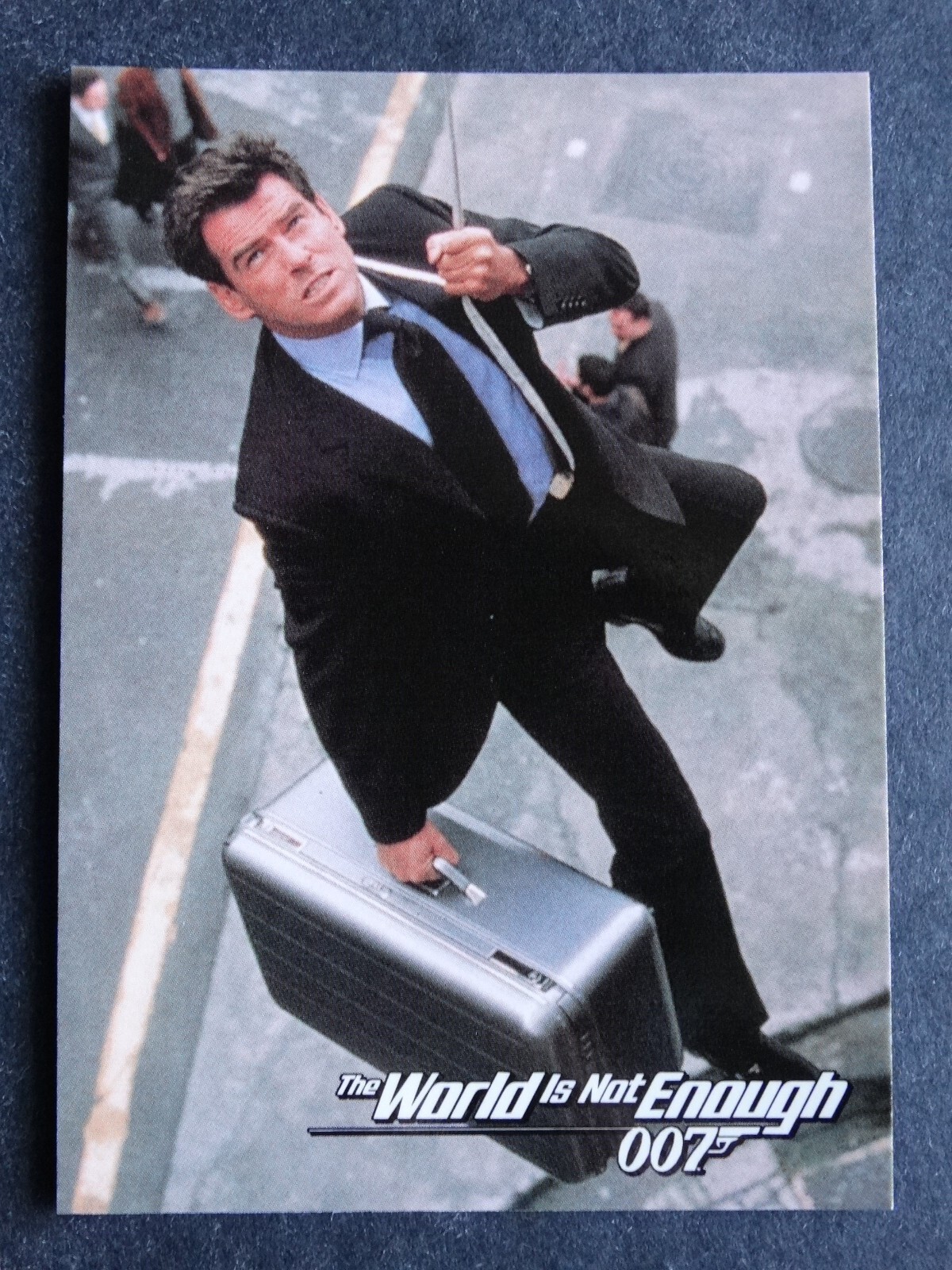 1999 Inkworks James Bond World Is Not Enough Card Complete Your Set U Pick 1-90 - Picture 5 of 118