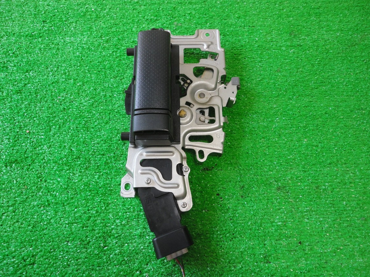 NISSAN SERENA CC25 Genuine Sliding Door Latch Lock Actuator Rear