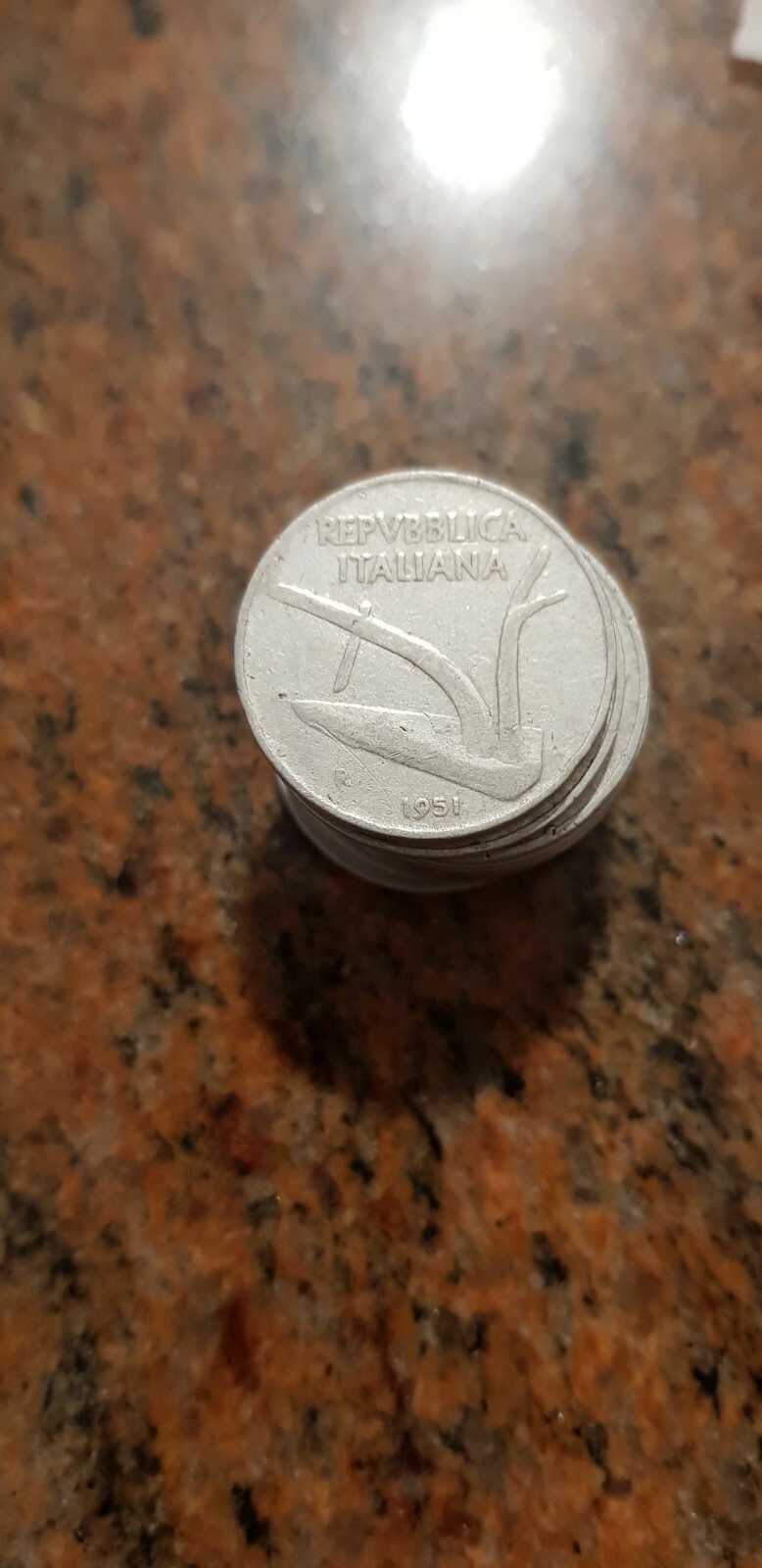 Foto 1 di 3