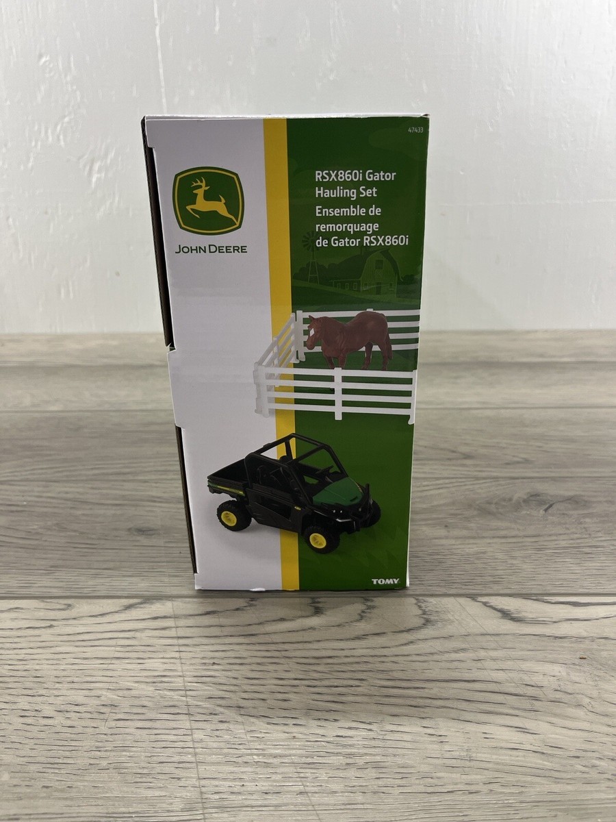 John Deere RSX860i Gator Hauling Set - Includes Hay, Horses