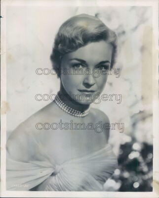 1956 Press Photo Lovely Nina Foch Models Pearls Bare Shoulders 1950s | eBay