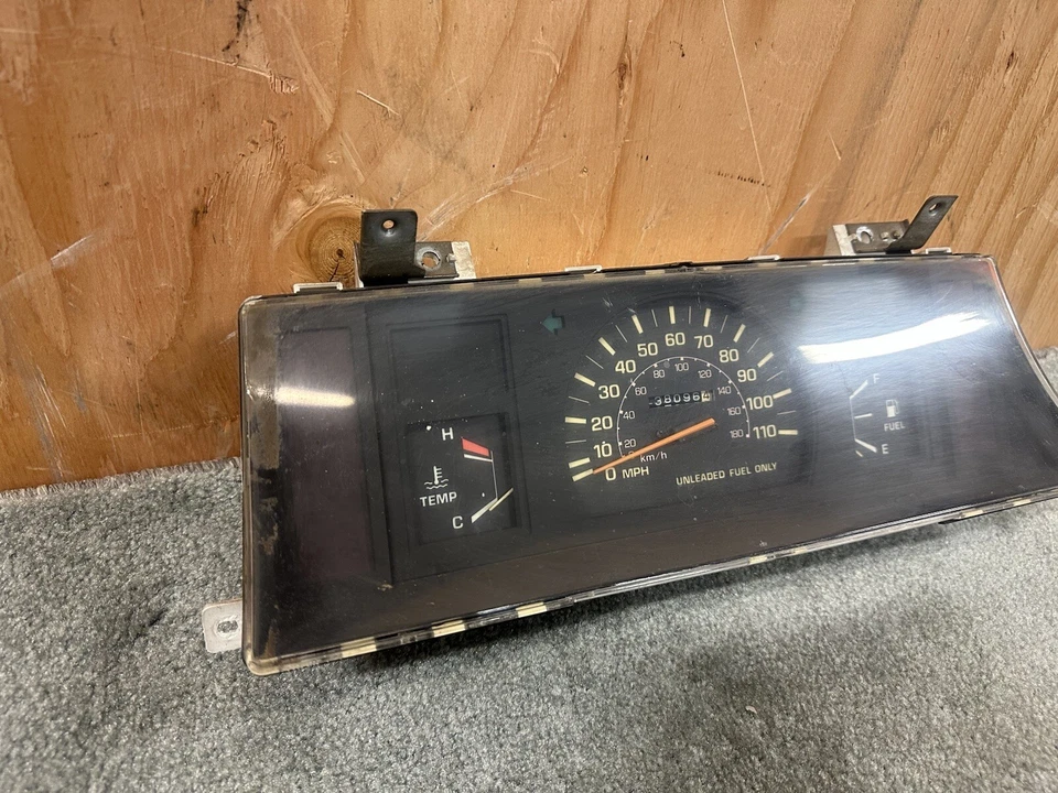 Grupo velocímetro camioneta Toyota 138 k millas OEM 1984-1986 V32 Foto 3 de 4