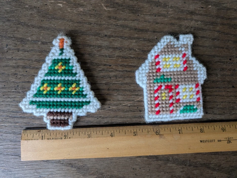 Set of 2 Vintage Handcrafted Christmas Ornaments Needlepoint Plastic Canvas - Image 4 of 4