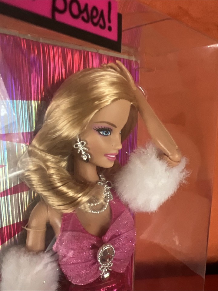 NRFB 2009 poupée doll BARBIE fashionistas GLAM 100+ poses