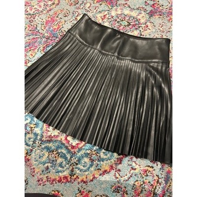 Bebe Black Pleated Vegan Leather Mini Skirt Exposed Side Zipper 108493 Mens S