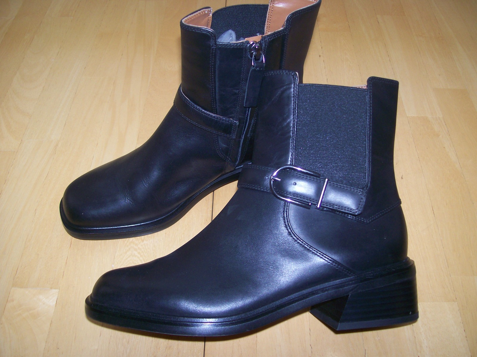 NWOB Franco Sarto *Gratia* Black  Leather Chelsea Ankle Boots Women's 7