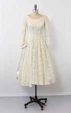 Vintage 1950s White Ivory Floral Lace Bow Mid Century Wedding Bridal Dress