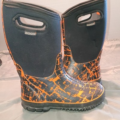 Bogs Kids size 4 graffiti classic Black & Green  -30 waterproof neoprene boots