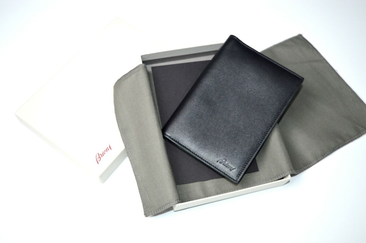 NEW 599,00 $ BRIONI Small Leather Good PassPort Holder