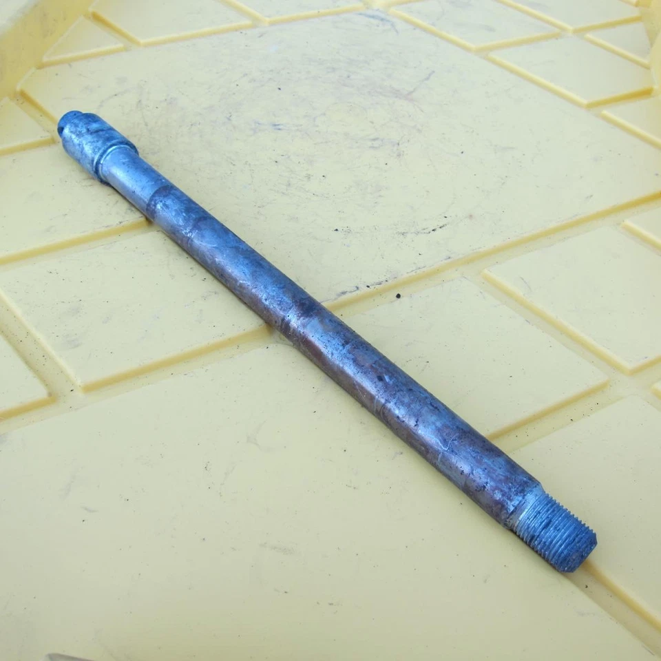 Honda Shadow 700 VT700C 1987 OEM eje trasero llanta rueda trasera eje perno pivote Foto 2 de 4